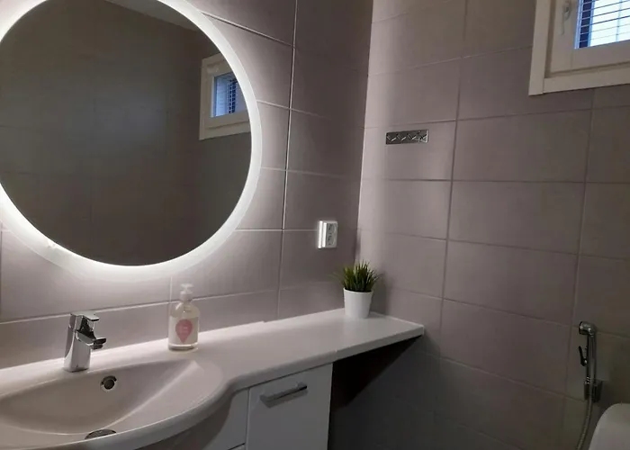 Spacious For 4 With Sauna